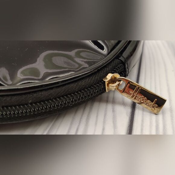 Harrods Glossy Black Patent Makeup Cosmetic Bag Case Gold Logo - Picture 7 of 14